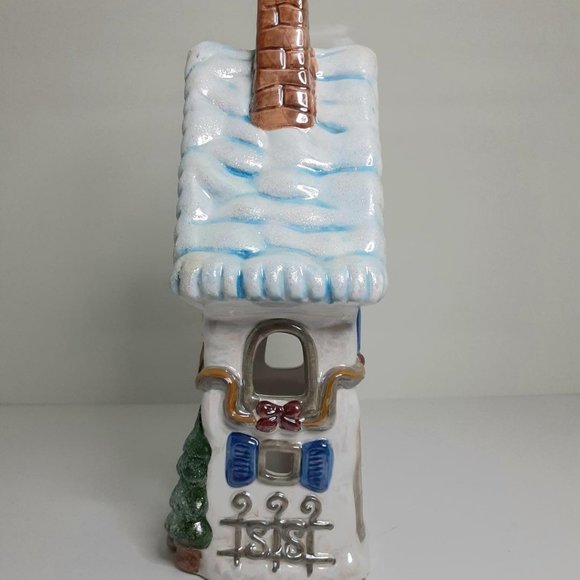 Ganz Christmas Village 'Inn' - Picture 4 of 4